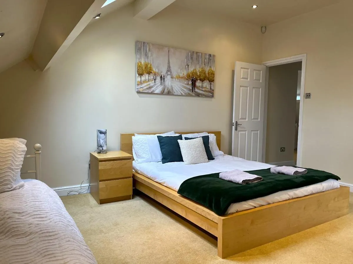 City Link - Mapperley Park Penthouse - Free Parking,Tram&Bus,Hswifi,7Ppl By Kp Apartment Nottingham United Kingdom