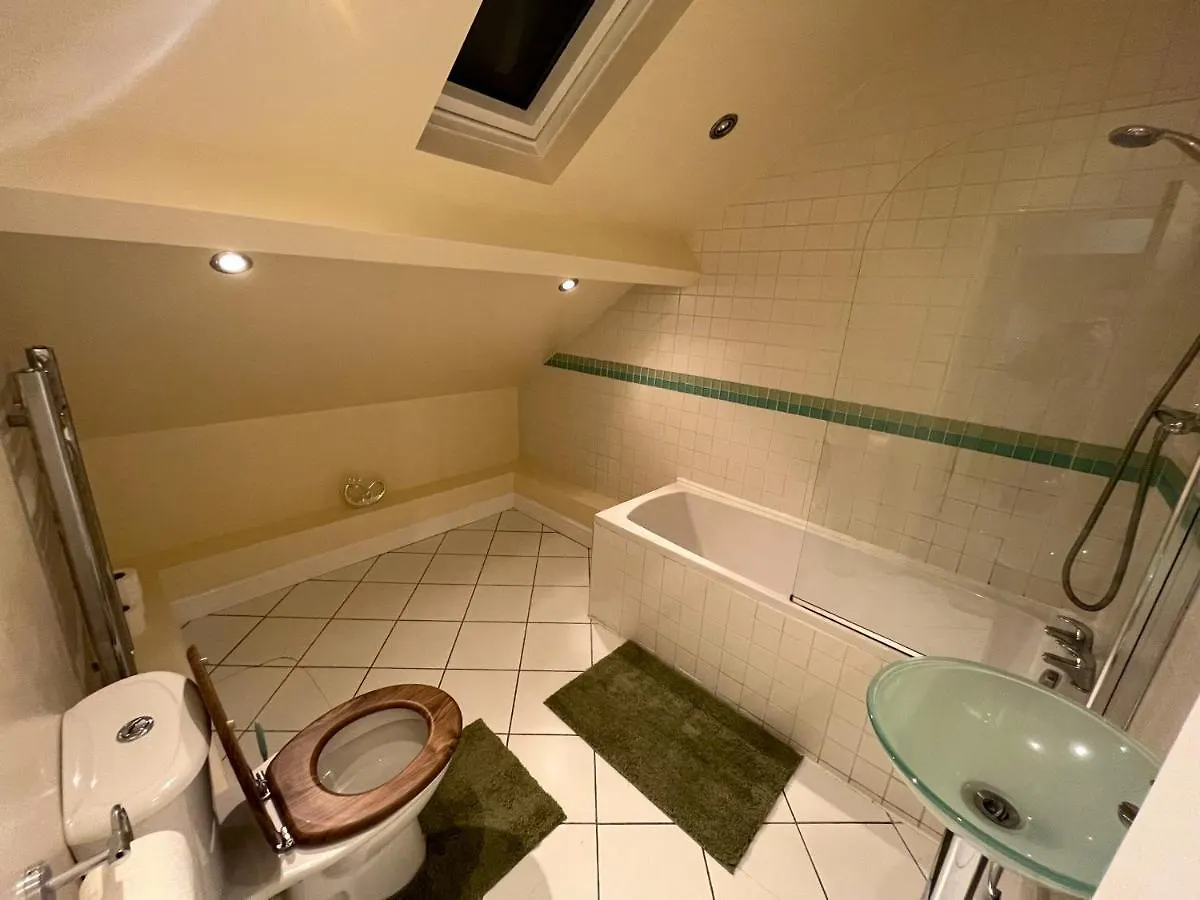City Link - Mapperley Park Penthouse - Free Parking,Tram&Bus,Hswifi,7Ppl By Kp Apartment Nottingham 0*,  United Kingdom